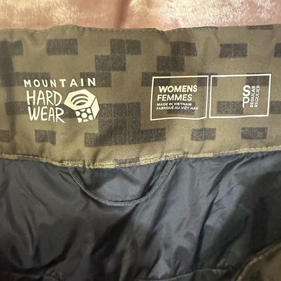 Mountain Hardwear Women’s Insulated Snow Pants - Picture 3 of 9